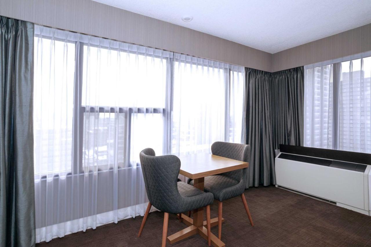 Sandman Signature Calgary Downtown Hotel Bagian luar foto