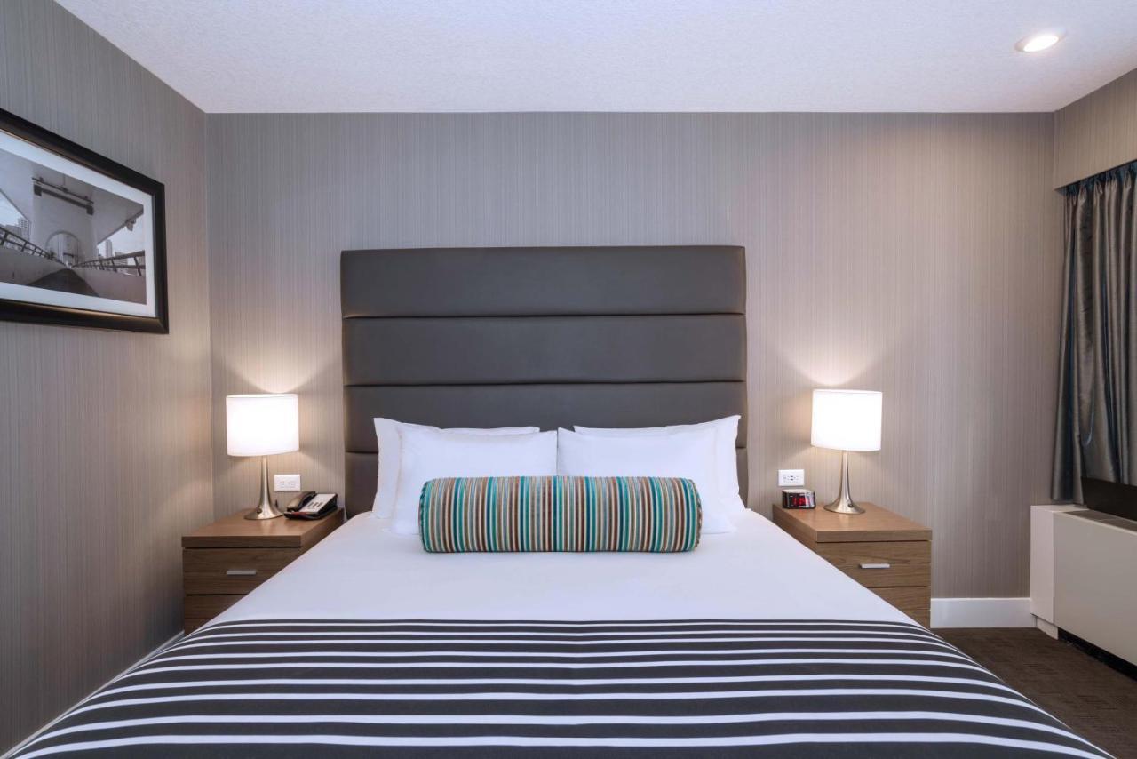 Sandman Signature Calgary Downtown Hotel Bagian luar foto